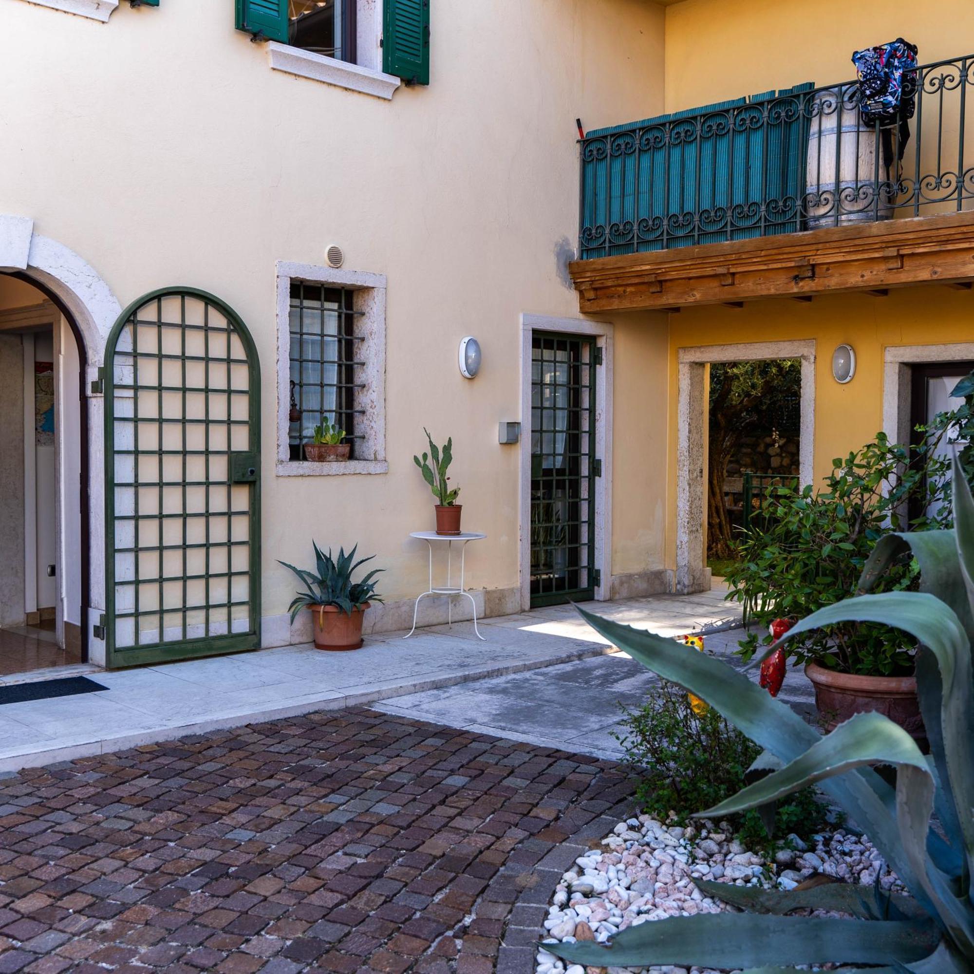 A Casa Di Tom Bed & Breakfast Sant'Ambrogio di Valpolicella Exterior photo